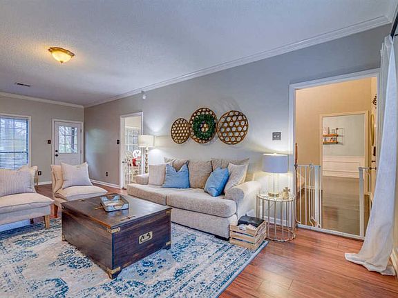 4th image of 369 Walnut Trace Dr