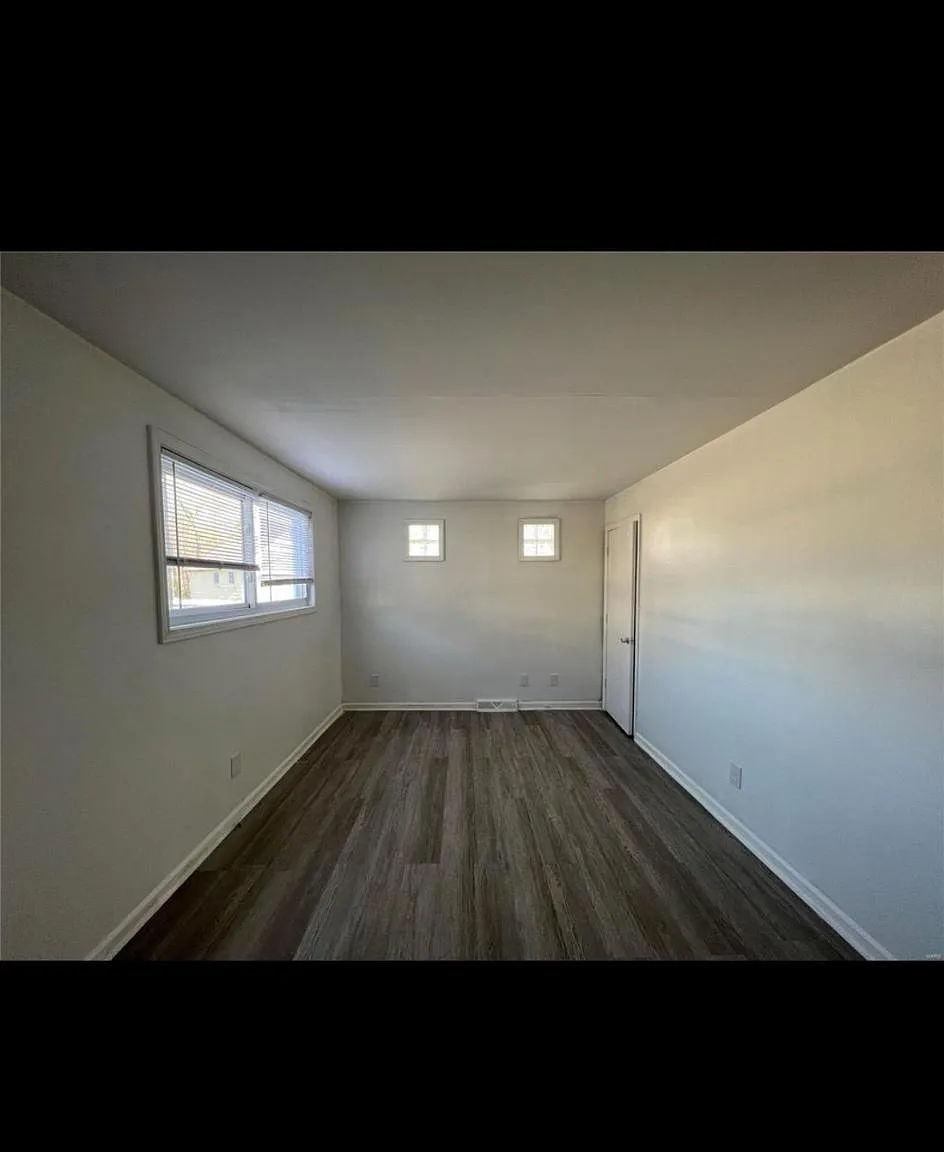 4220 Beachwood Ave — Photo 4