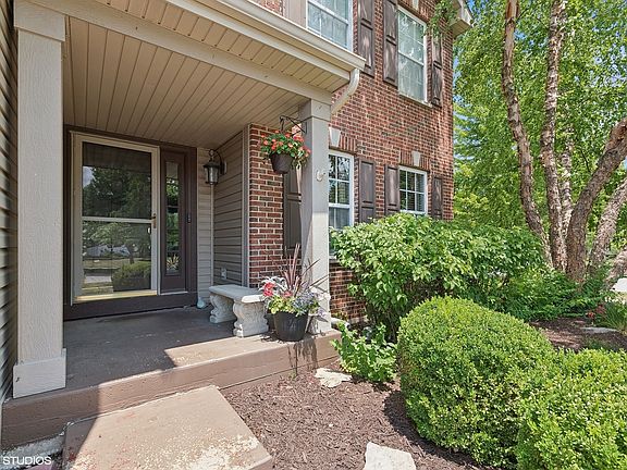 3rd image of 1118 Butterfield Cir W
