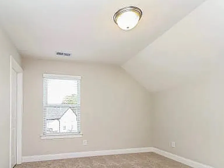 125 Dimaggio Dr — Photo 12