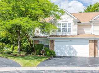 244 Hawk Ct, Schaumburg, IL 60193