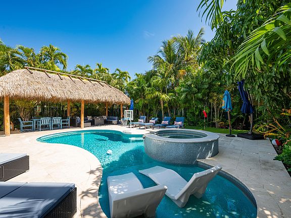 3rd image of 1716 Laird St