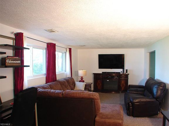 3rd image of 2416 Packard Dr