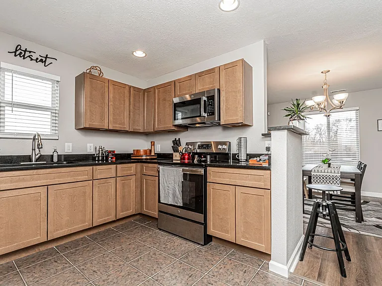 601 Seitz Ct — Photo 15