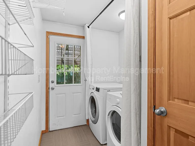 1703 N Walnut Rd — Photo 7