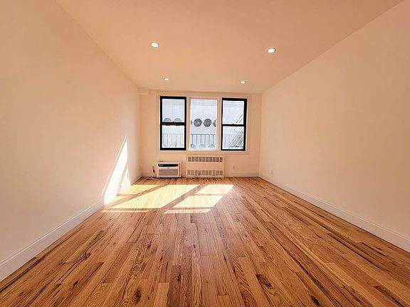 2nd image of 205 W 13th St #5W