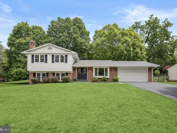 11725 Becket St, Potomac, MD 20854