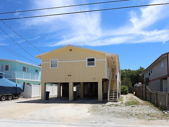 2nd image of 978 Gibraltar Road