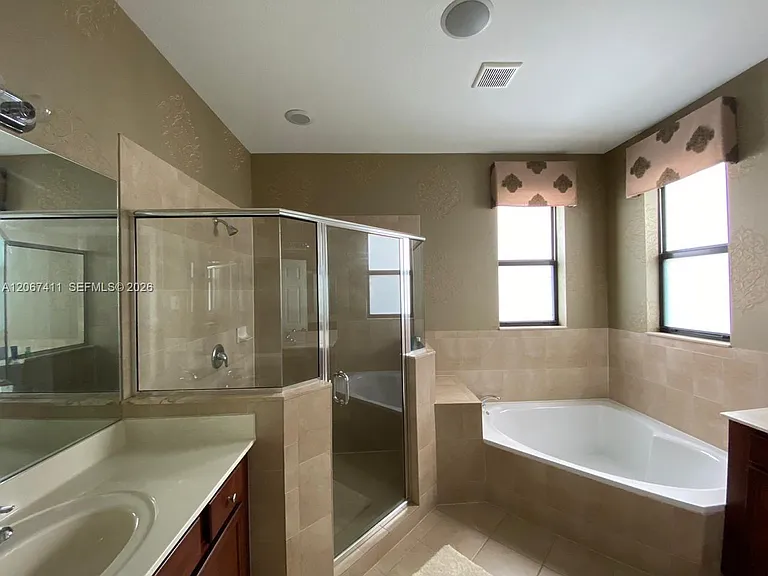 8843 W 34th Ave — Photo 16