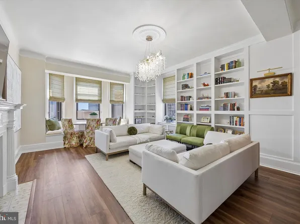 250 S 13th St APT 8E, Philadelphia, PA 19107