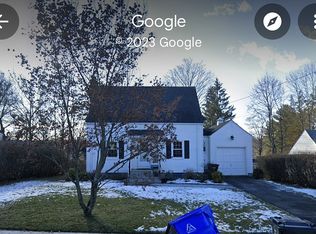 29 Gifford Rd, West Hartford, CT 06119