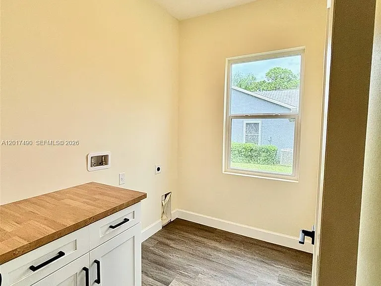 738 Harriet Ave SW — Photo 32