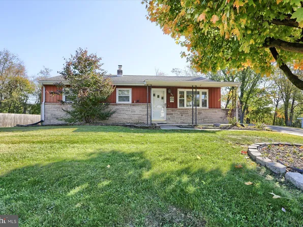 707 Russell Dr, Harrisburg, PA 17112