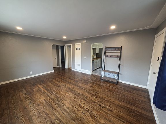 5th image of 1281 Alton St