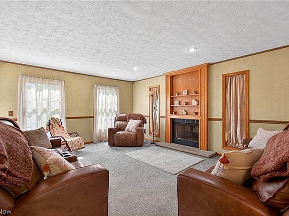 4th image of 1741 Wales Rd NE
