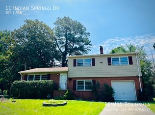 11 Indian Springs Dr, Newport News, VA 23606