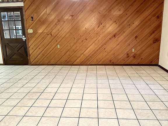 4th image of 6008 Rosewood Dr