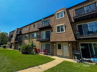 9416 Bay Colony Dr #S2, Des Plaines, IL 60016