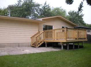 509 N Pleasant Dr, Glenwood, IL