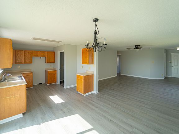 5th image of 6705 W Philadelphia Dr