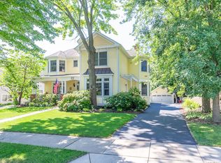 627 Fellows St, Saint Charles, IL
