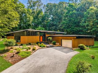 42 Drummer Ln, Redding, CT 06896