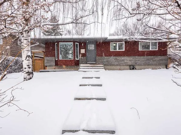 3119 E 46th St SW, Calgary, AB T3E 3W7