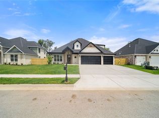 1330 Josephine Dr, Centerton, AR 72719