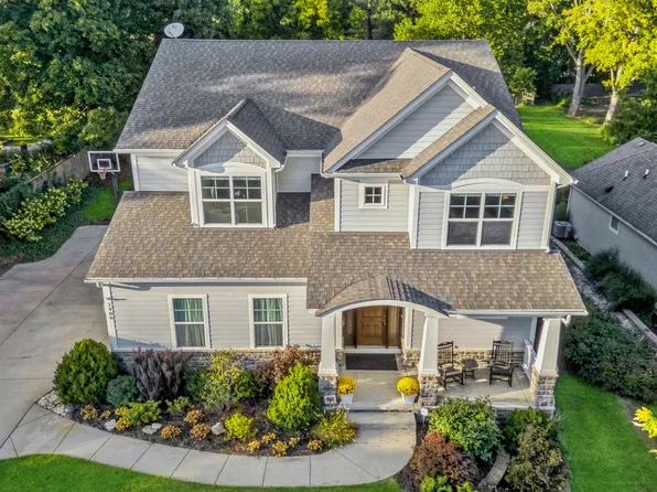 1409 E Harrison Ave, Wheaton, IL 60187