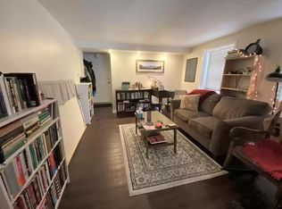 927 W 35th Pl #BASEMENT, Chicago, IL 60609