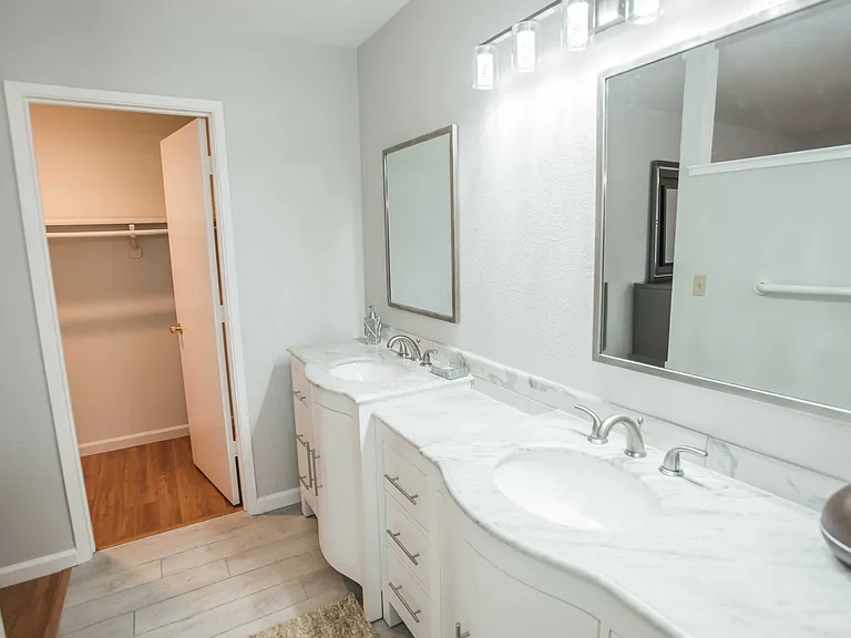 7276 Riverwind Way — Photo 3