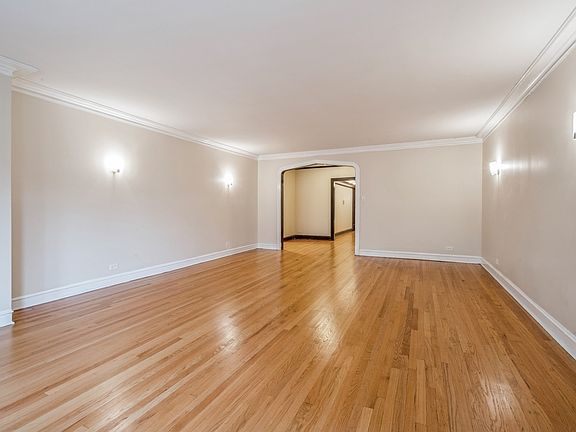 3rd image of 6817 S Crandon Ave #2
