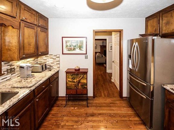 5th image of 2042 Perrin Dr