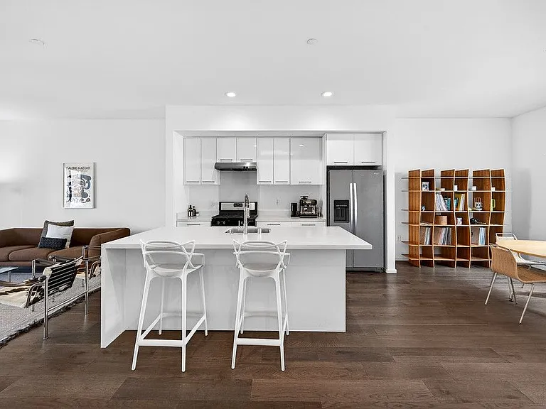979 Eames Walk — Photo 11