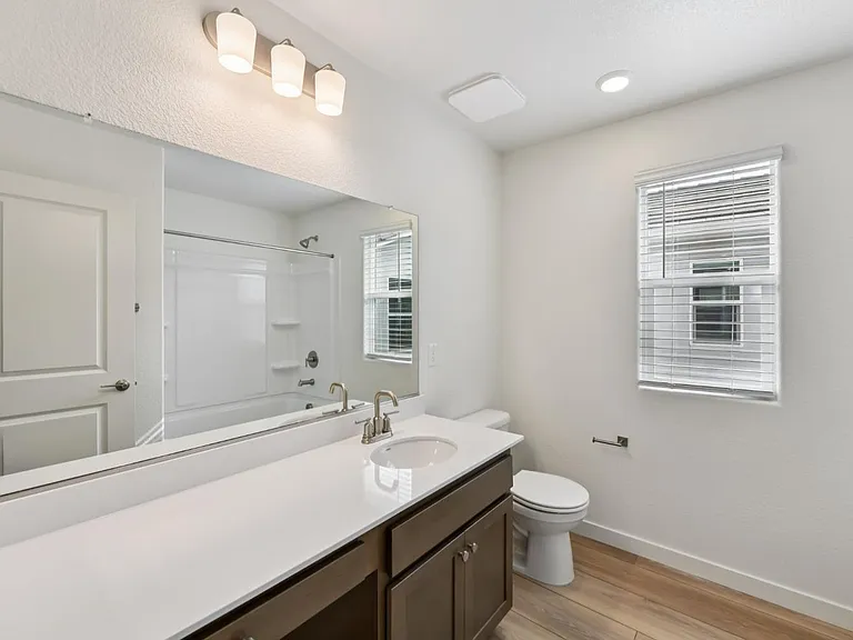 2124 Heavenly St — Photo 10