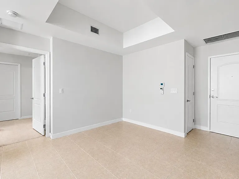 801 S Olive Ave #914 — Photo 5
