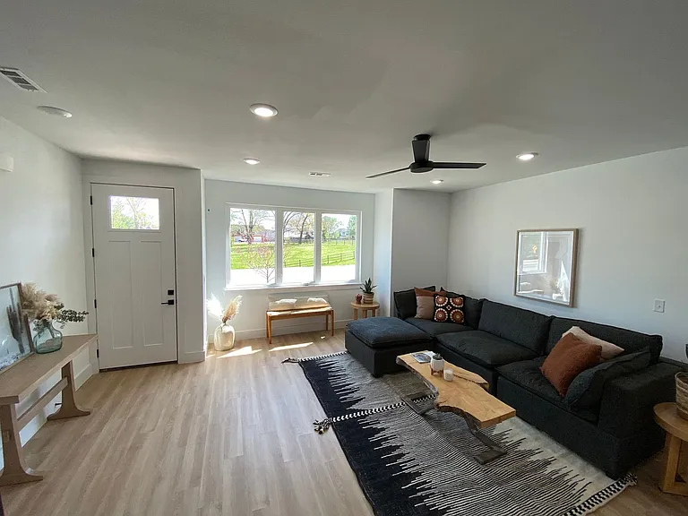 3200 SW 2nd St — Photo 14