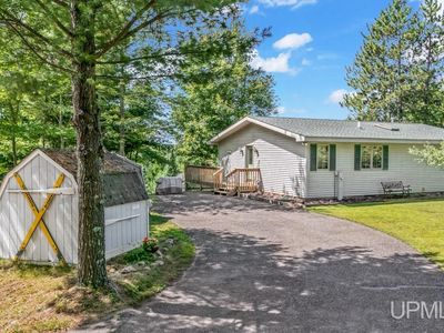 2015 N Cosgrove Lake Rd, Florence, WI, 54121