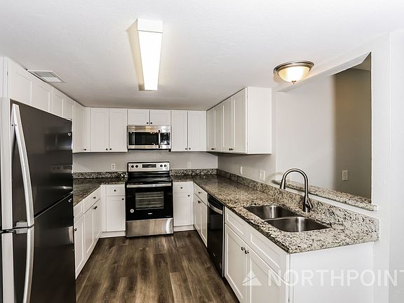 5th image of 422 Ash Ln