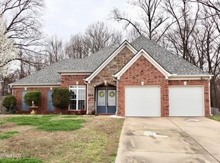 5456 Ridgefield Dr, Horn Lake, MS 38637