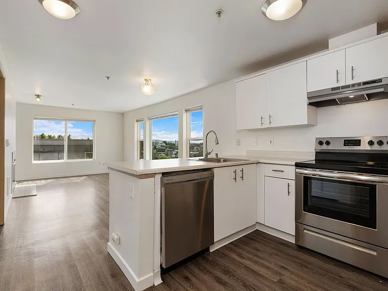 Alderview - 300 11th Ave — Photo 16