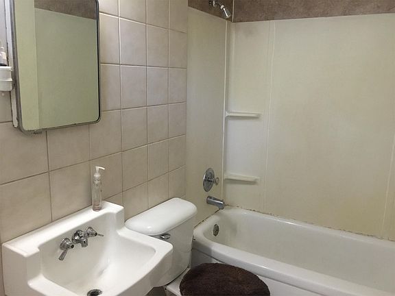 5th image of 408 10th St S APT 07