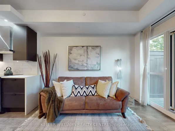 165 Legion Rd N #434, Toronto, ON M8Y 0B3