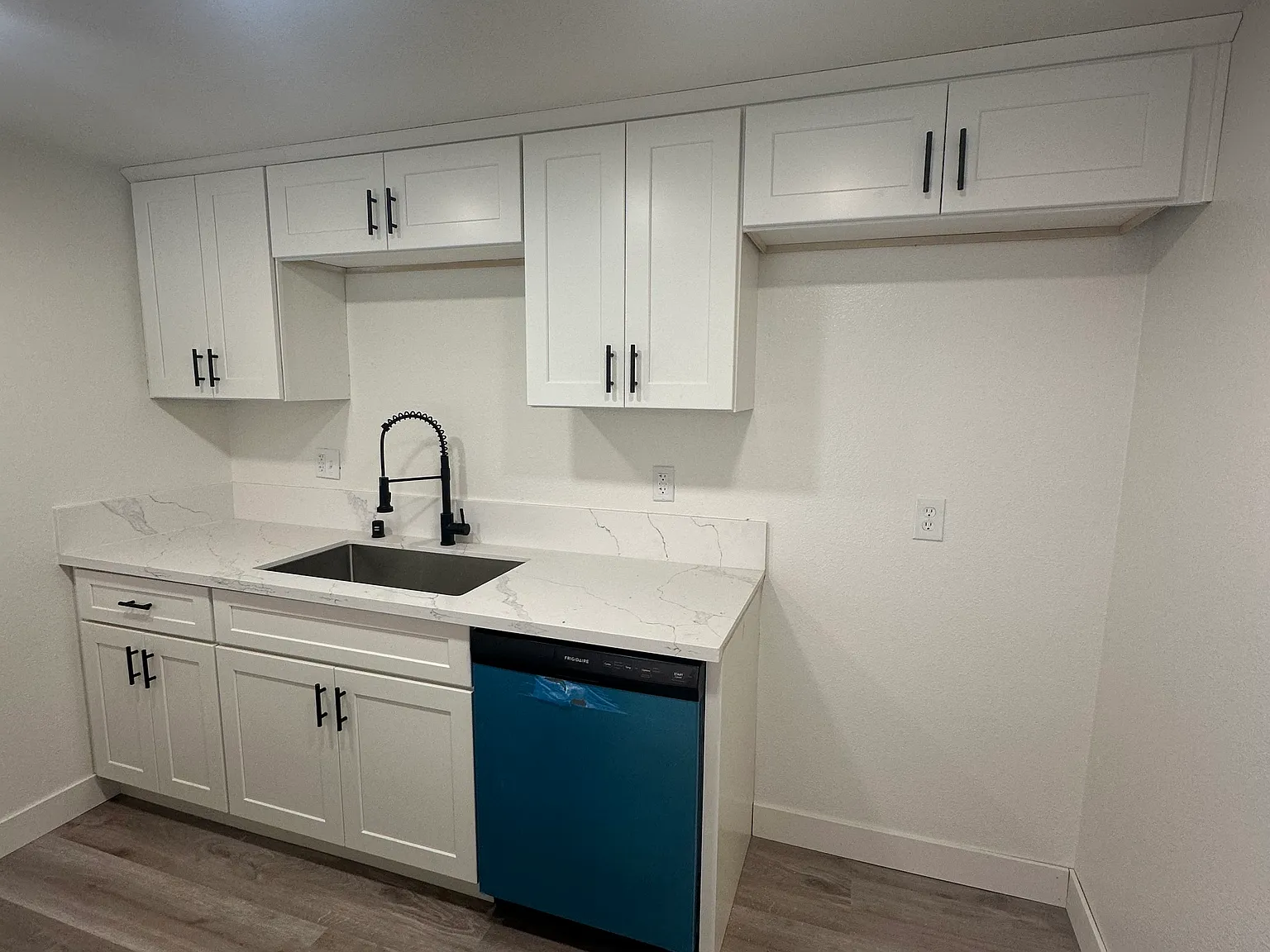 2 bed, 913 sqft, $2,045 — Photo 4
