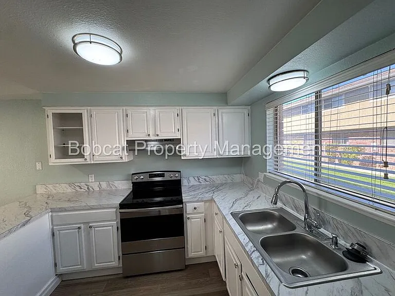 1330 Ashby Ct — Photo 4