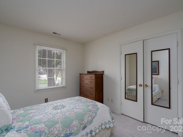 6815 Old Post Rd, Charlotte, NC 28212
