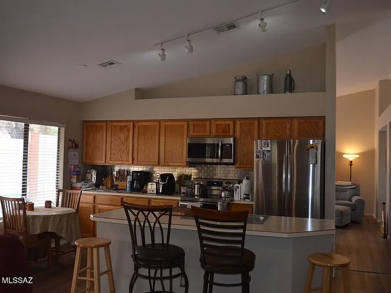 5461 N Waterfield Dr — Photo 6