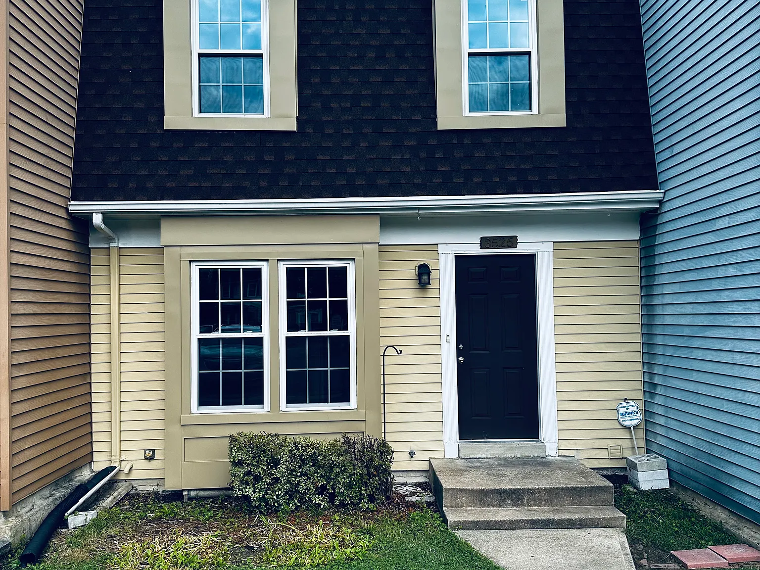 3 bed, 2.5 bath, 1850 sqft, $3,100 — Photo 1