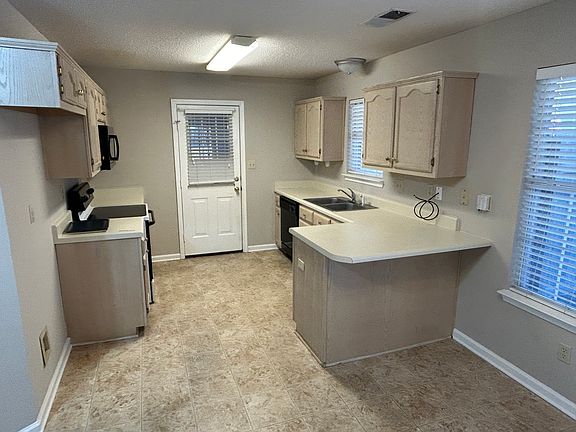 2nd image of 5492 Kayla Dr