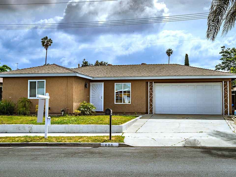 1st image of 608 Elaine Ave